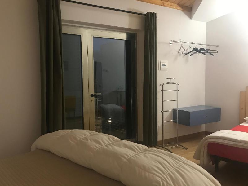 Comfort Triple Room with Shower image 3