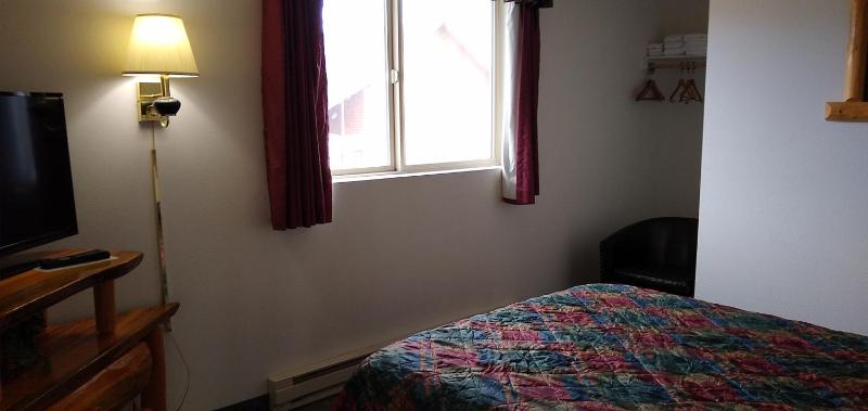 Deluxe Family Suite image 4
