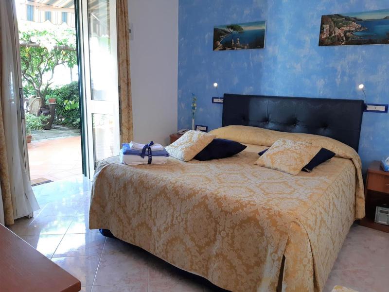 Single Room image 4