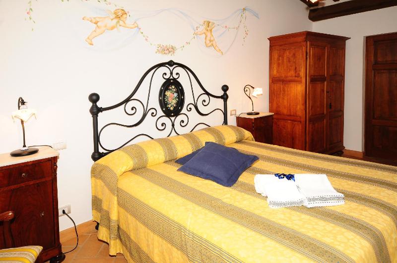 Double Room image 4