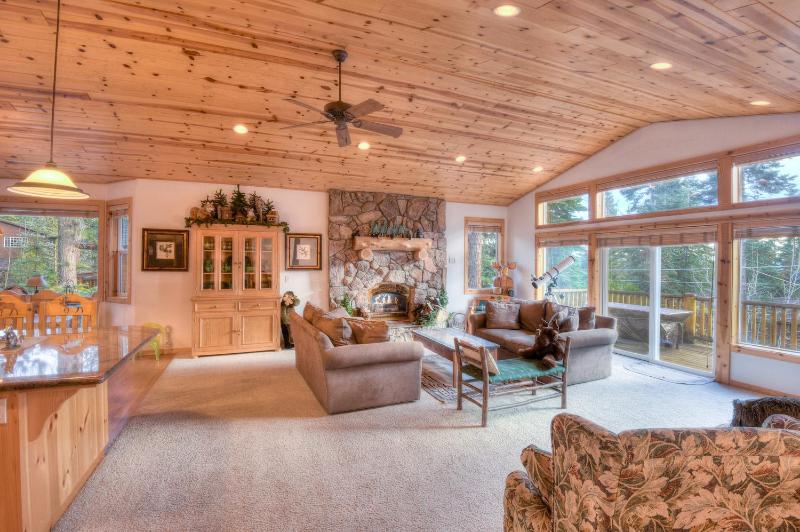 Four-Bedroom Holiday Home image 2