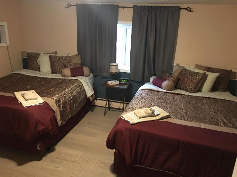 One-Bedroom Apartment image 4