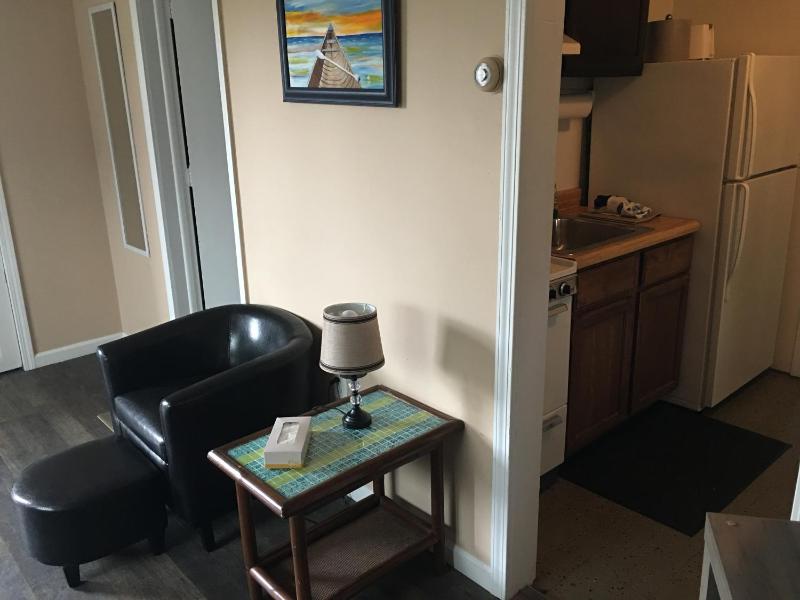 One-Bedroom Apartment image 2