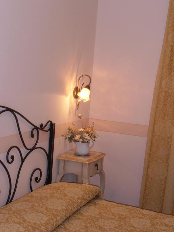 Single Room image 1