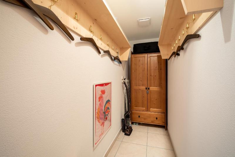 One-Bedroom Apartment image 3