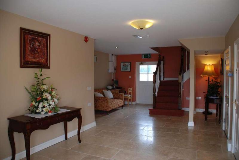 Twin Room image 4