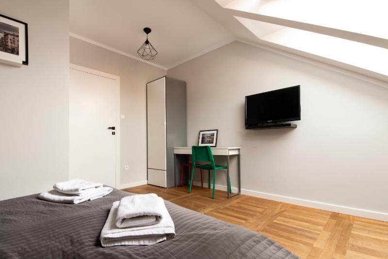 Suite - Attic image 2