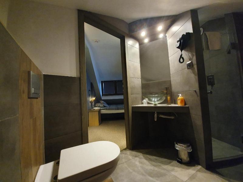 Economy Single Room image 3