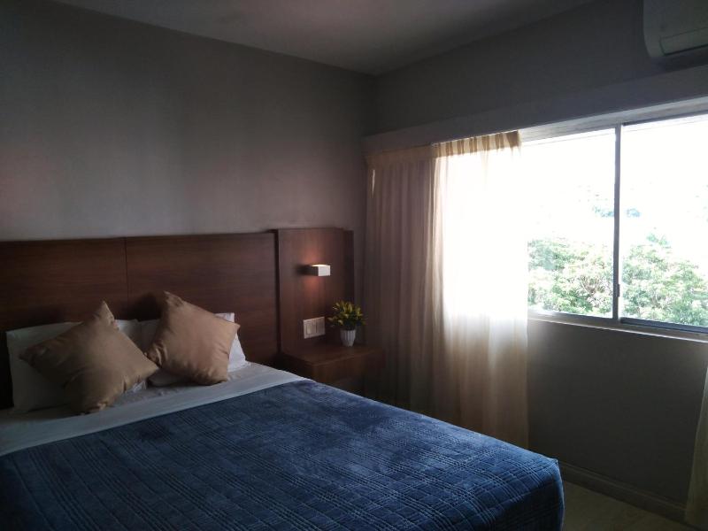 Hotel Tower House Suites - image 5