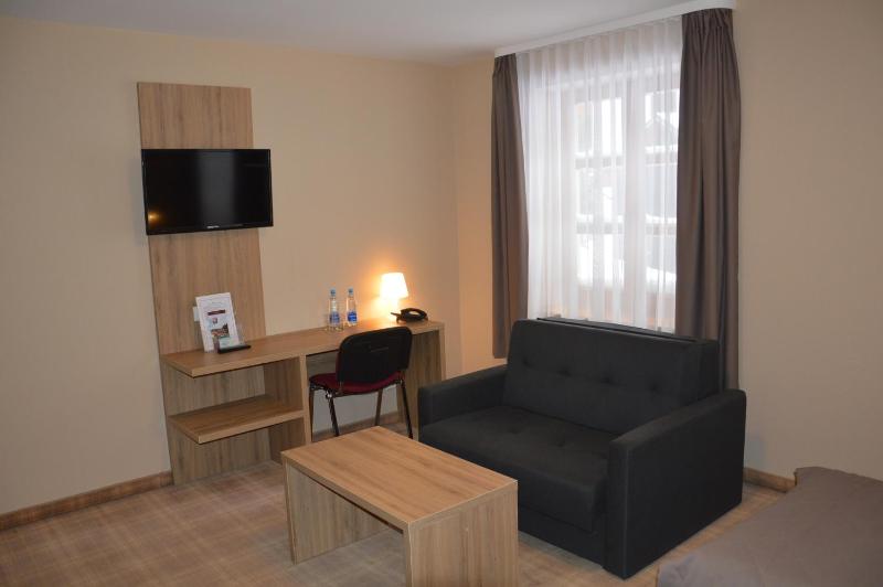 Basic Triple Room image 1