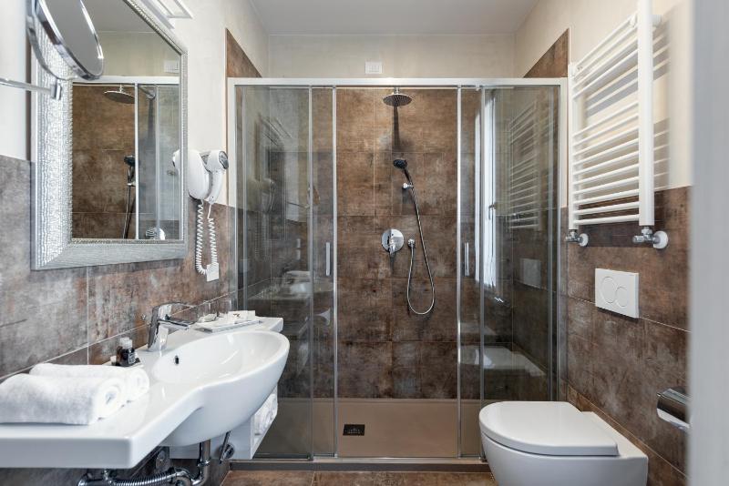 Superior Junior Suite image 2