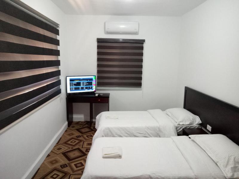 Happy Night Hostel - image 1