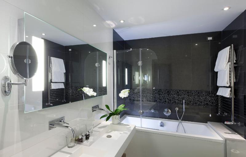 Double or Twin Room image 2