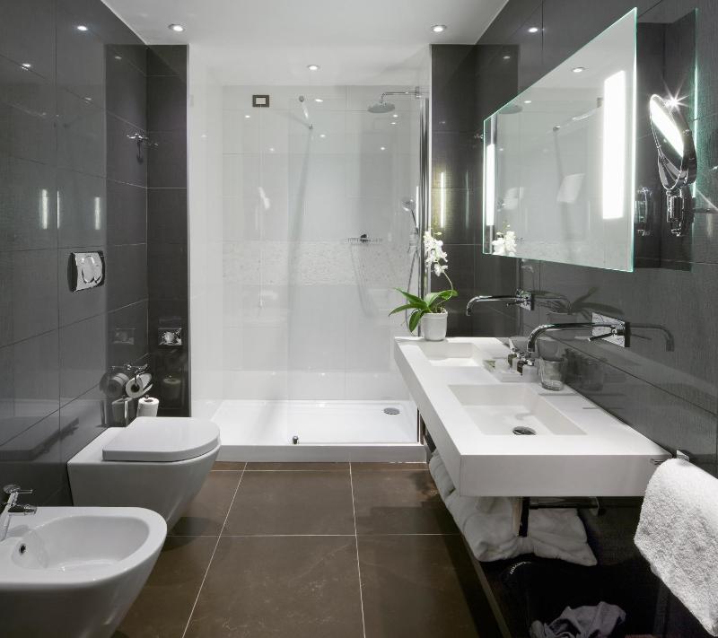 Double or Twin Room image 3