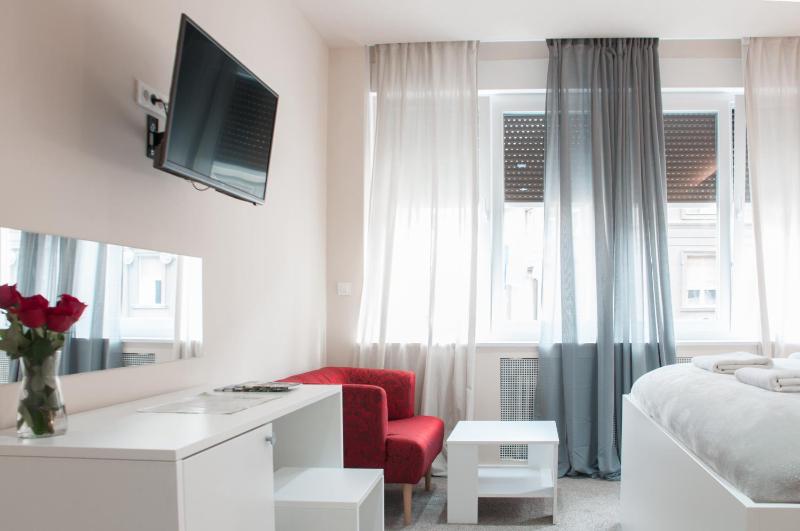 Double Room with Private Bathroom image 2
