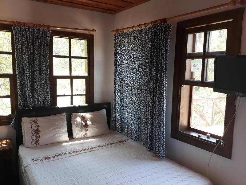 Double Room with Terrace image 3