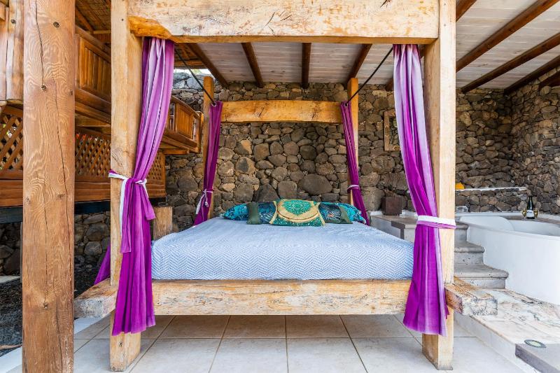 Yurt Royale image 4