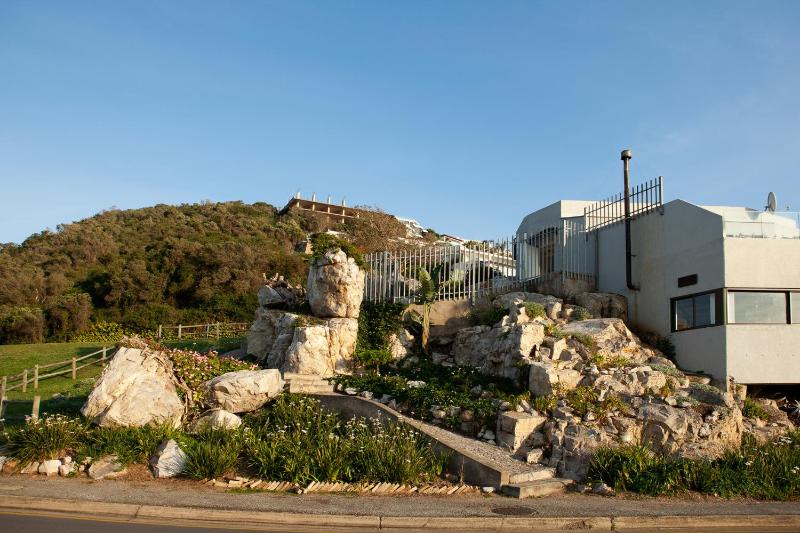 Plett Beachfront Guest House - image 9