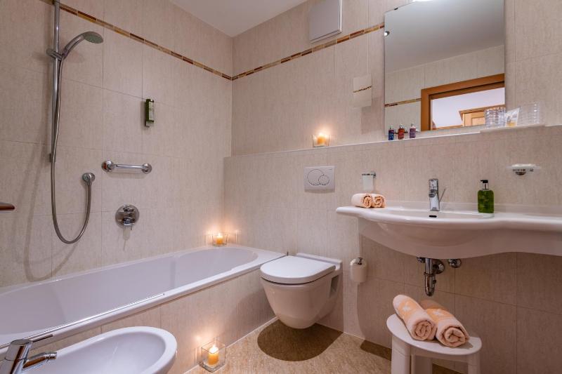 Double Room image 2