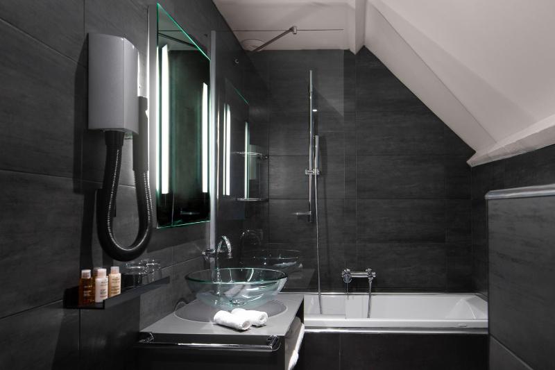 Executive Double or Twin Room image 3