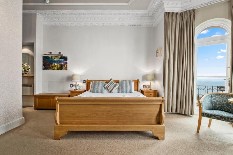Deluxe Double Room with View image 2