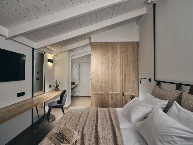 Executive Loft image 1