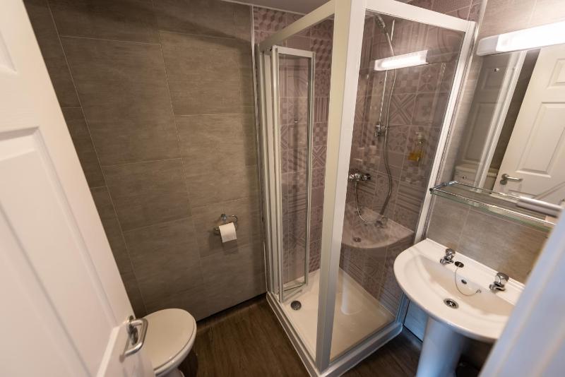 Double Room with Private Bathroom image 2
