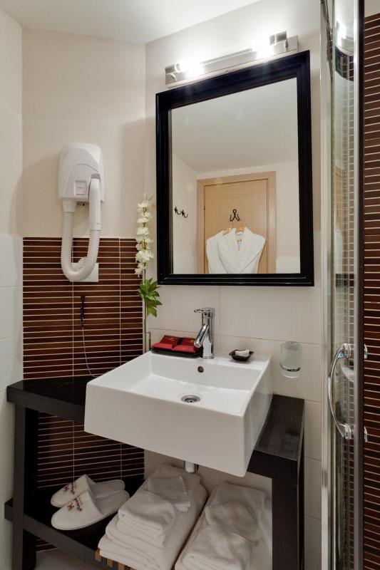 Standard Double Room image 2