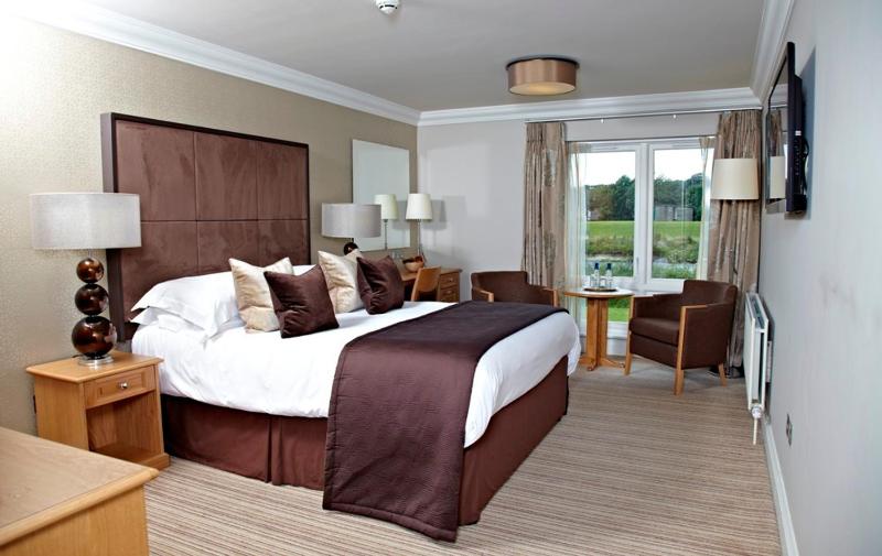 Executive Double Room with River View image 4