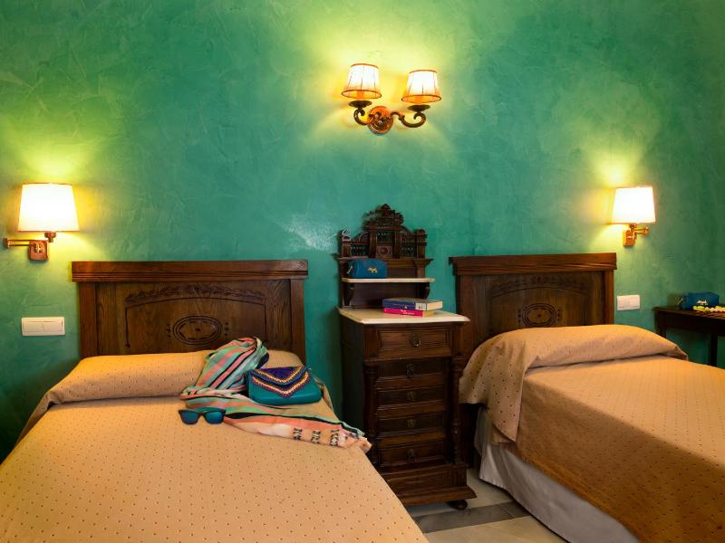 Standard Double or Twin Room image 2