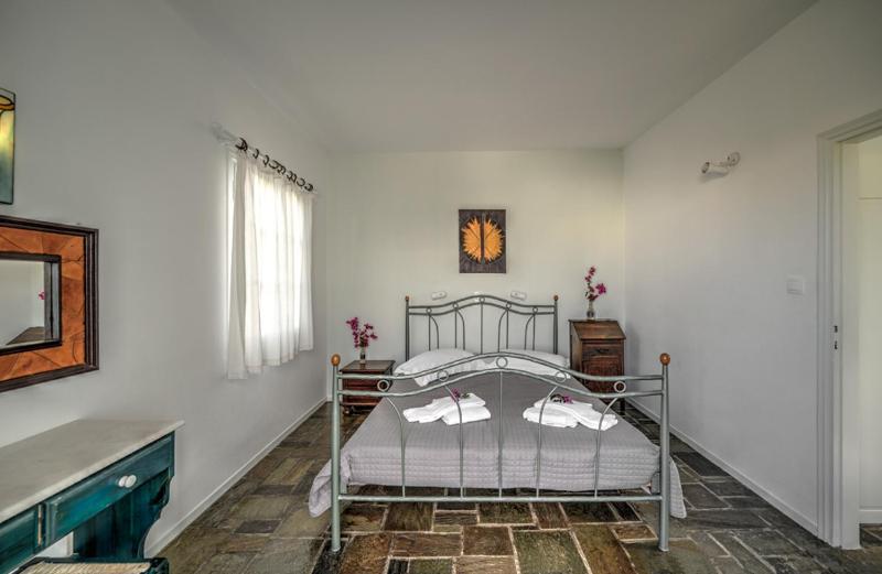 Suite with Garden View image 4