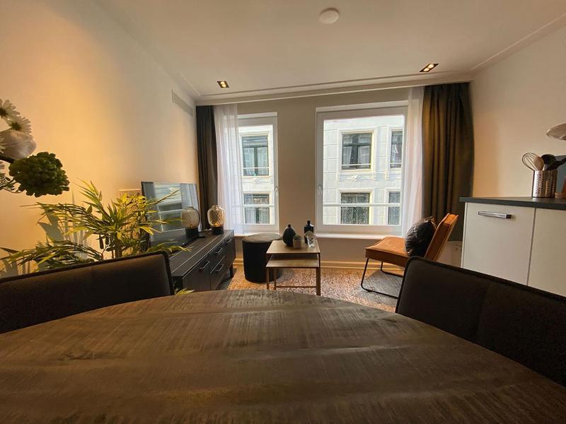 Damrak Short Stay Amsterdam - image 7