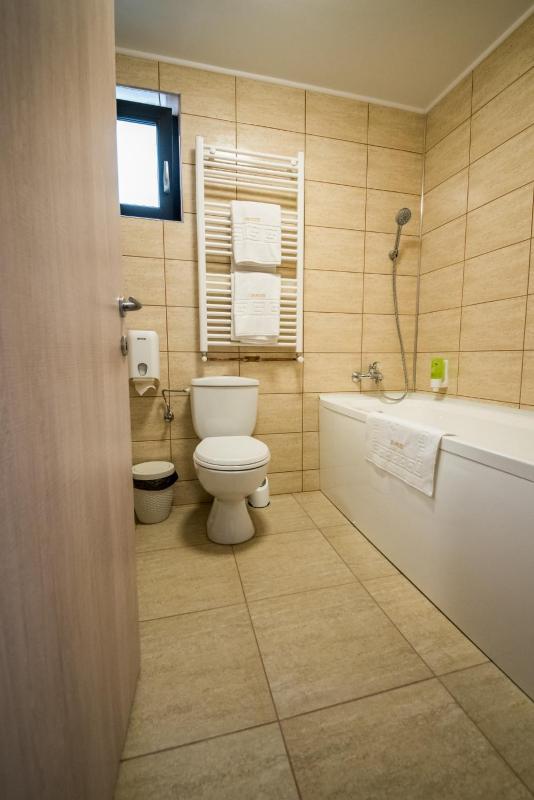 Triple Room with Bathroom image 2