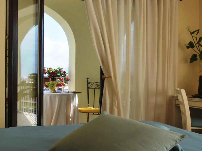 Superior Double Room image 2