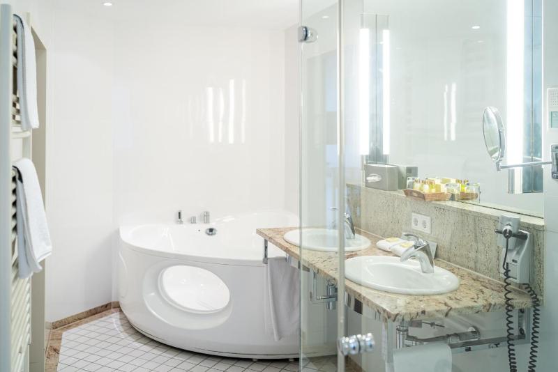 Junior Suite image 2