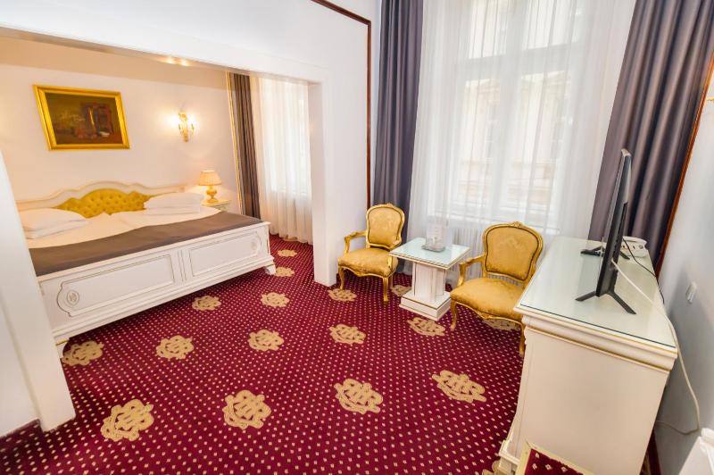 Deluxe Junior Suite image 3
