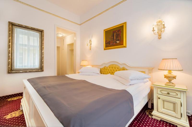 Deluxe Junior Suite image 4