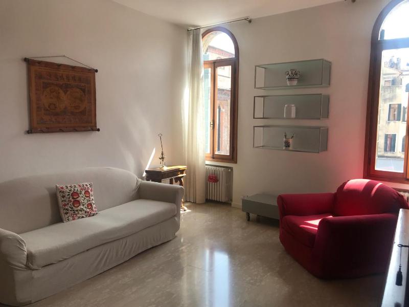 Apartment with City View image 4