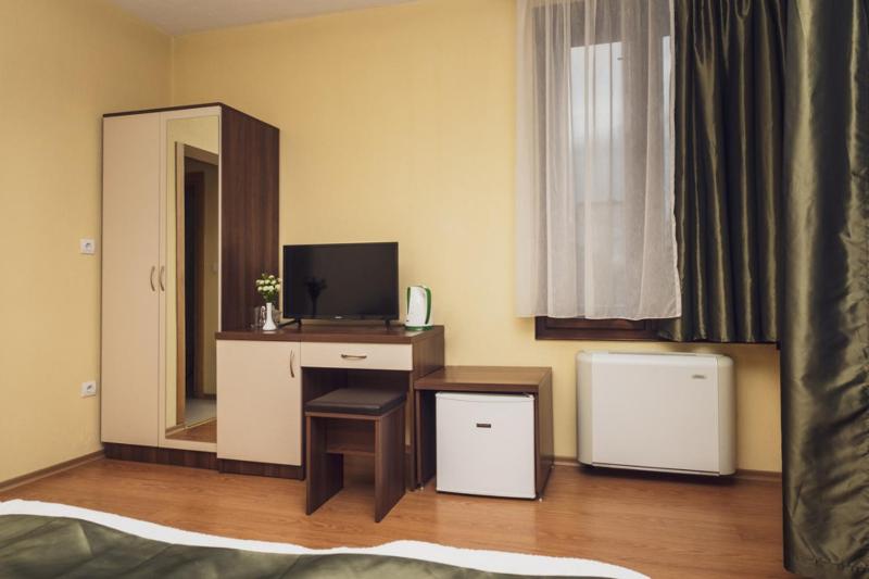 Deluxe Double or Twin Room with Spa Bath image 3