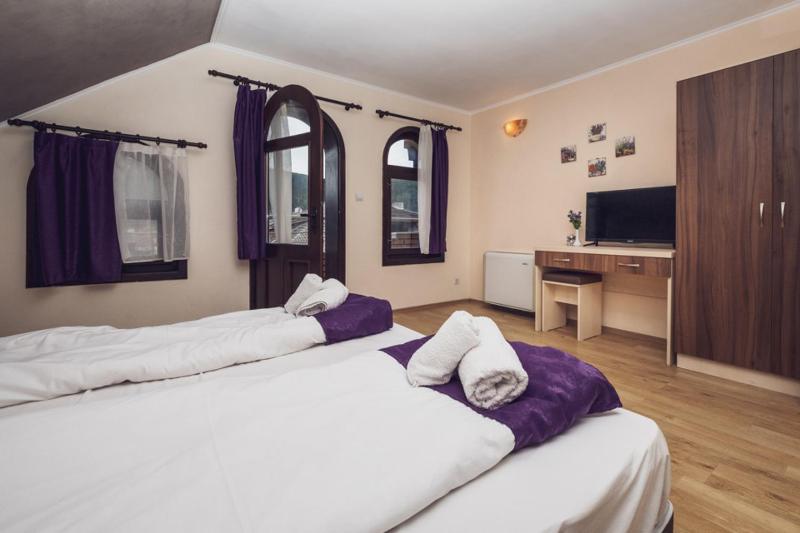 Deluxe Double or Twin Room with Spa Bath image 2