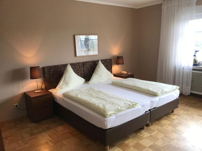 Double Room with Balcony image 3