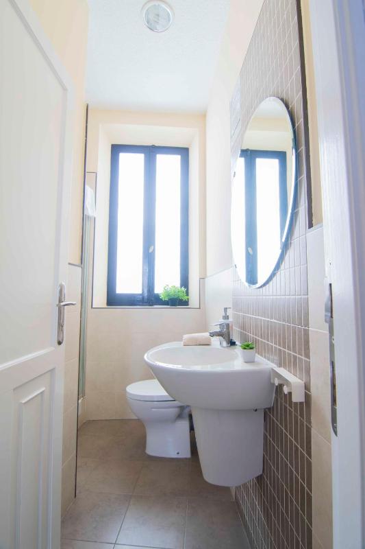 One-Bedroom Apartment image 3