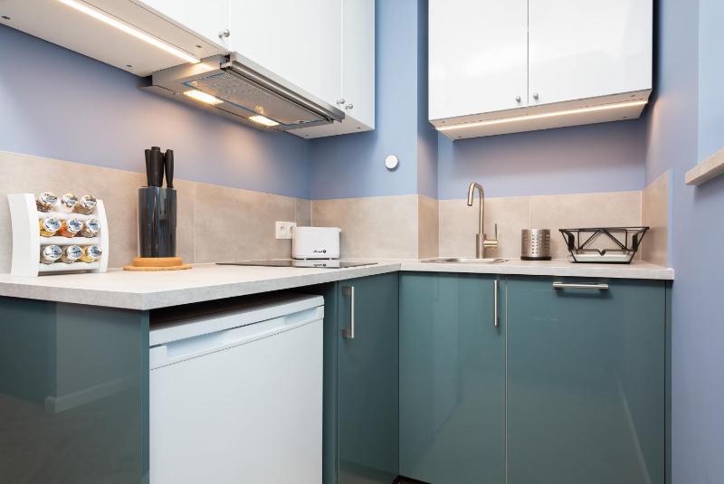 One-Bedroom Apartment image 3