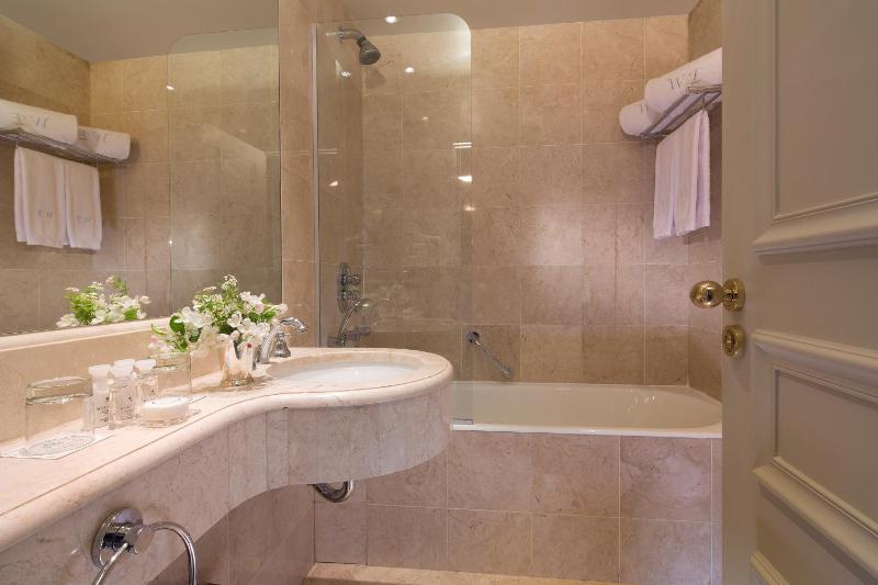 Superior Double or Twin Room image 2