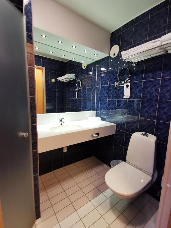 Quadruple Room image 3