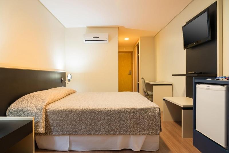 Hotel Financial - image 33