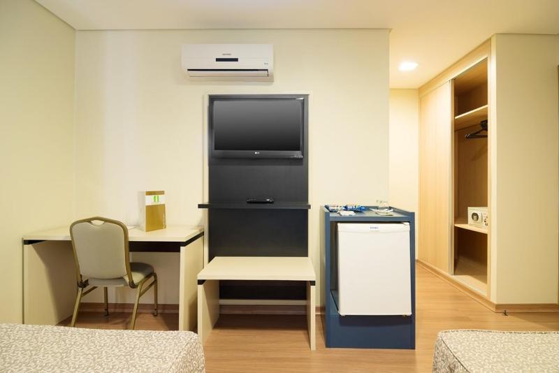 Hotel Financial - image 20