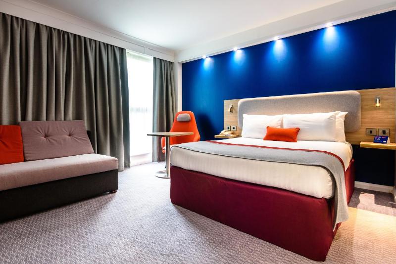 Holiday Inn Express Portsmouth Gunwharf Quays By IHG - image 12