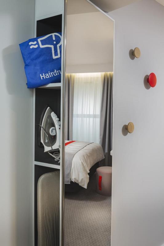 Standard Double or Twin Room image 3
