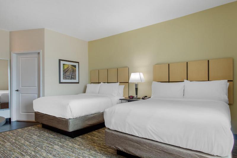 Studio Suite with Two Queen Beds image 3